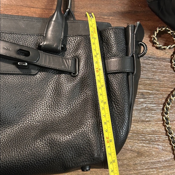 COACH Elegant Black Leather Handbag - Picture 10 of 14